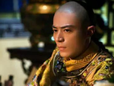 乾隆退位后，他后宫的废品是什么待遇？
