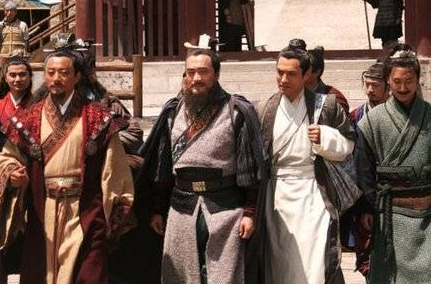 呼延灼为什么会投靠宋江？原因是什么