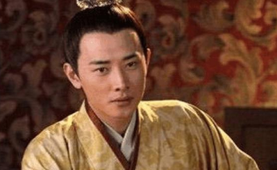 他是汉朝的一位傀儡皇帝 不甘心屈服权臣，找了五个人打败了他们