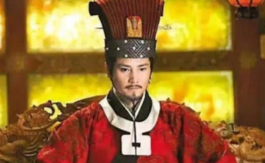死后尸体被倒挂头骨被做成酒器，宋理宗一生经历了什么？