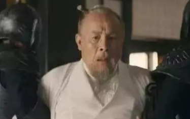 华佗提出开颅手术，曹操当时是什么反应？