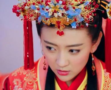 她一生嫁了三个丈夫，最后一个丈夫成了皇帝