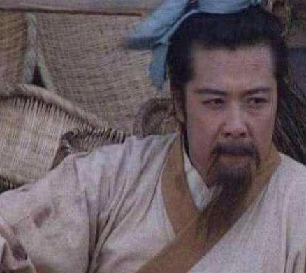 刘皇叔的家庭背景到底是什么样的 看完别再傻傻的认为开局一双鞋了