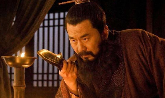 草船借箭故事中，贾诩提出放火箭，为何曹操没有听？
