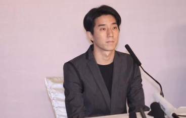 “房”姓是如何来的？成龙的儿子为何叫房祖名？