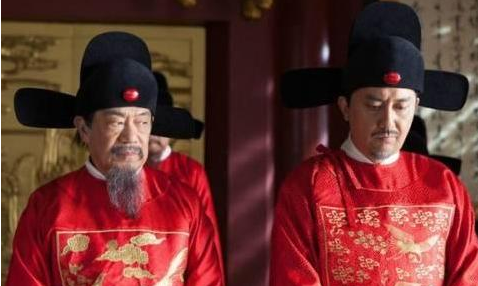 同样都是三品官 为什么按察使能够调动参将呢