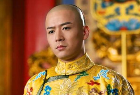 康熙第一次见乾隆是什么时候？为什么康熙会惊讶？