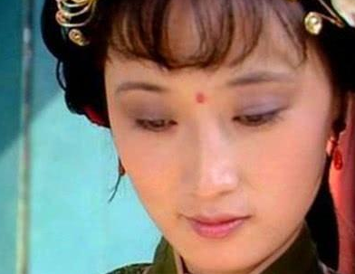 甄英莲有着什么样的命运？一个简单的名字却揭示了她的命运三部曲！