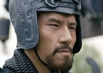 孙权为什么会在曹刘称帝后开始向曹氏称臣？原因是什么