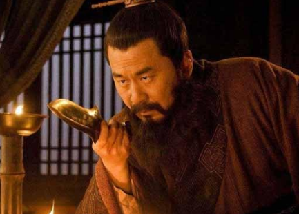 赤壁之战曹操为何没有事先想到周瑜会用火攻？真的没人看出来吗？