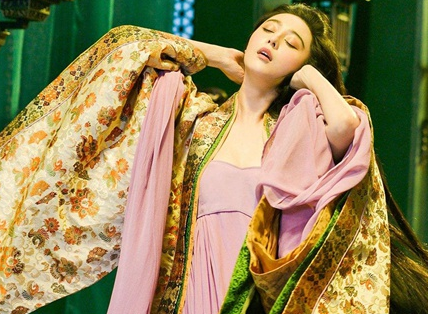 杨玉环明明没有插手唐朝政事 为什么就成为红颜祸水的人了