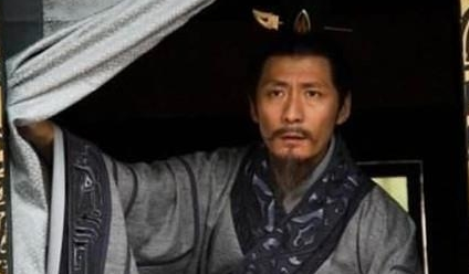 秦二世而亡，李斯要负部分责任,他都做了什么呢？
