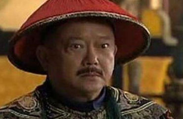 和珅曾经权倾朝野，为何皇帝不是傀儡皇帝呢？