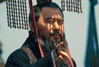 曹操接受了有杀子之仇的张绣，他真的放下了仇恨么?