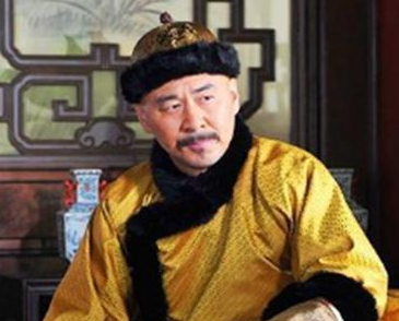 张廷玉为什么会在皇帝死前被连降三级？原因是什么