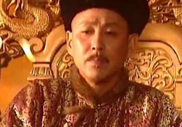 鳌拜在临死之前为什么要让皇帝脱掉上衣？原因是什么