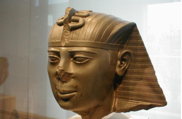 阿玛西斯：古埃及最惨的法老，死后被疯狂鞭尸
