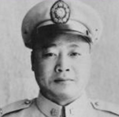 何绍周跟何应钦是什么关系？是冈村宁次的大师兄，曾向自己人开火