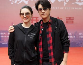《纵有疾风起》是什么剧？靳东上演危机公关