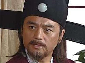 朱元璋废除宰相的原因是什么？对明朝有什么影响？