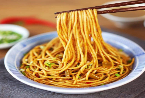 武汉名小吃热干面到底是谁发明的？热干面是如何诞生的？