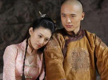 历史上董鄂妃真的是顺治皇帝从他弟弟手中夺来的吗？