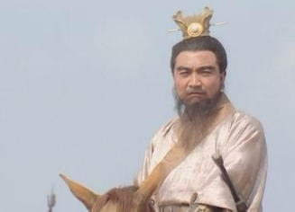为什么曹操打下江山不敢称帝，曹丕一上台就迫不及待篡位？