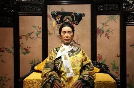 清朝时期太后专权导致王朝覆灭，为何明朝可以做到后宫不干政？