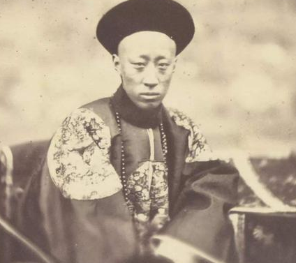 恭亲王奕䜣能除掉顾命八大臣 奕䜣为什么不把慈禧也除掉