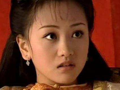 德答应在后宫是什么地位？死后连坟墓都没有