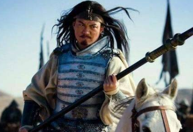 关羽在马超归顺刘备之后为什么要找他比武？原因是什么