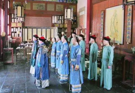 明明是皇子、皇孙没去上课，乾隆为什么处罚了老师刘墉？