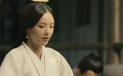 历史上有没有甄宓这个人?曹操父子反目的原因是她吗？