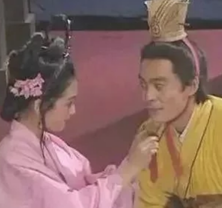 吕布被杀后还有一个女儿 曹操又是怎么处理她的
