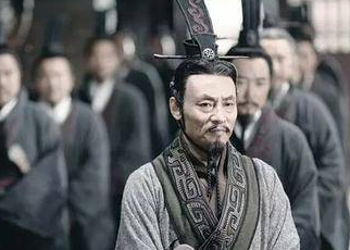 秦昭襄王是怎么除掉权臣范雎的？用的是什么方法