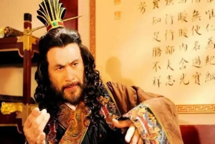 他是安史之乱的罪魁祸首，最后下场非常凄惨