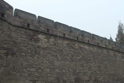 古代的城墙使用的是什么粘合剂？为何能一直屹立不倒？