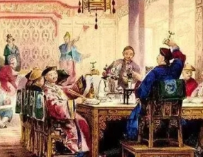清朝皇帝在用膳时需要遵循哪些规矩？他们可以想吃多少就吃多少吗？