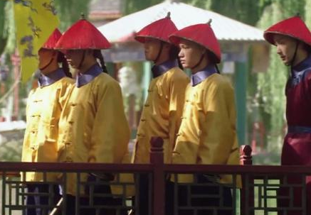 清朝大臣都喜欢穿黄马褂炫耀 这马褂真的有那么神奇吗
