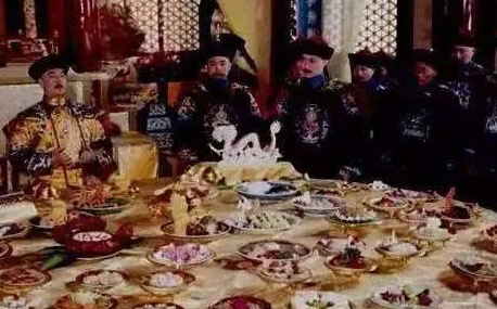 自古皇室规矩多，皇帝吃饭都有哪些讲究呢？