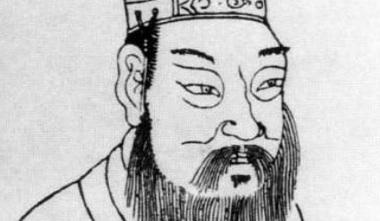 牟融作为东汉官员，他是如何受到百官敬畏与皇帝称颂的？