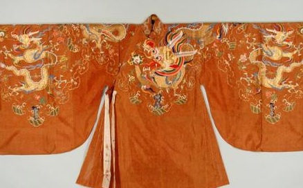 在古代的赏赐中，蟒袍加身为什么是大夫们的最高理想？