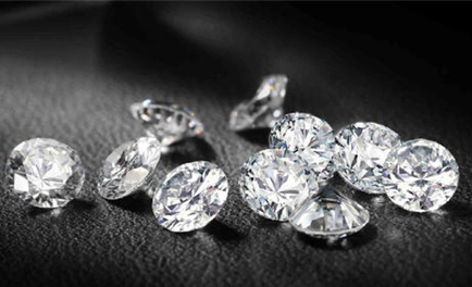 经过现代科学家的改良后，人造钻石与天然钻石有差异吗？