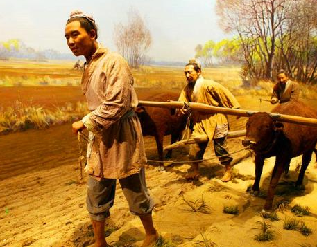 古代农民为什么给地主打工 自己开荒种地不行吗