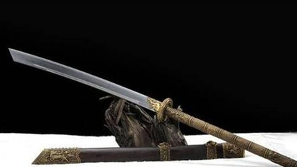 陌刀属于唐代长柄刀的一种，《唐六典》中对它有何描述？