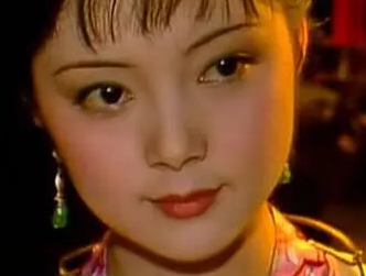 红楼梦中宝钗在海棠诗社上做的那首诗，是什么意思？