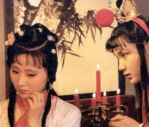 红楼梦中贾母寻求薛宝琴的八字真的是想把她许配给宝玉吗？