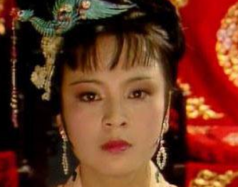 红楼梦中探春与赵姨娘之间的关系为何不好？