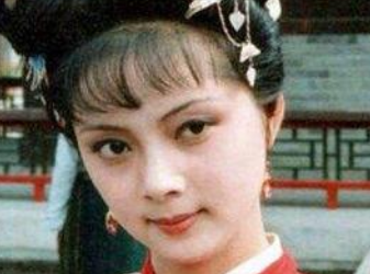 红楼梦中宝琴与宝钗二人，贾母最喜欢的人是谁？