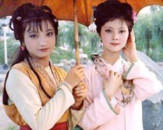 红楼梦薛宝钗与莺儿都有过嫁祸别人的行为，本质有何不同？